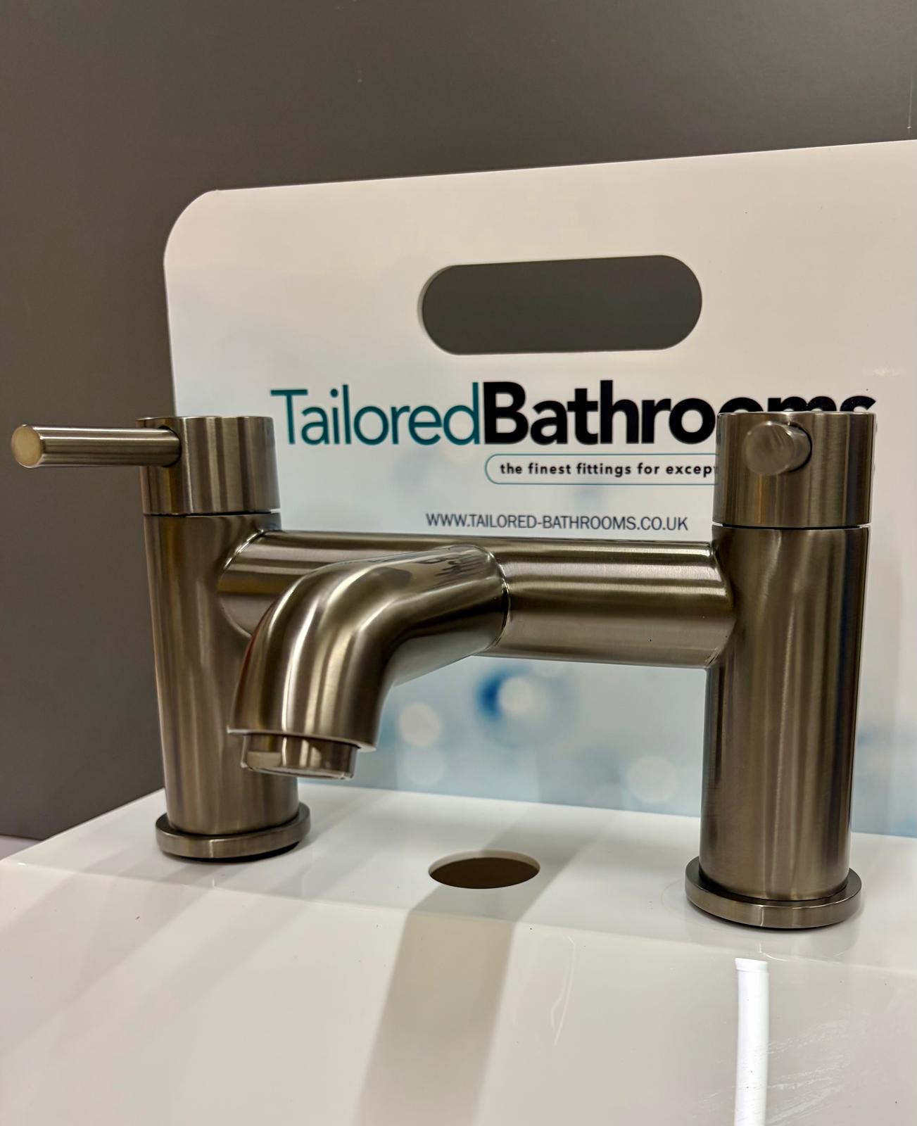 Chepstow Bath Filler – Gunmetal