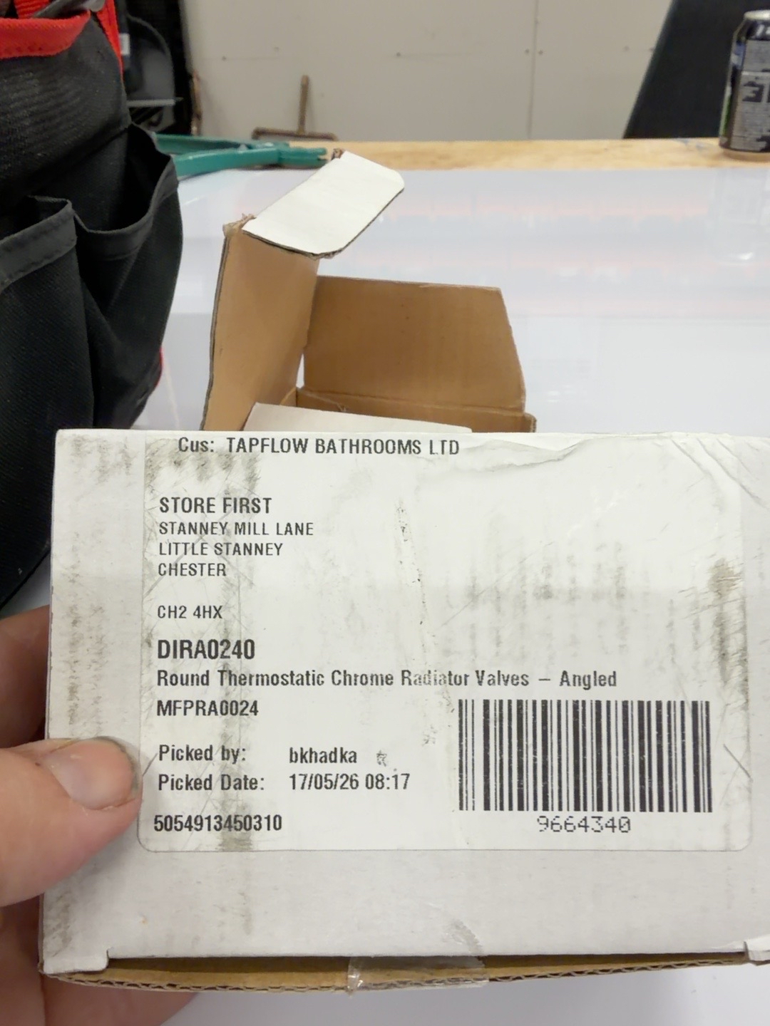 Straight Towel Rail Valves – Black